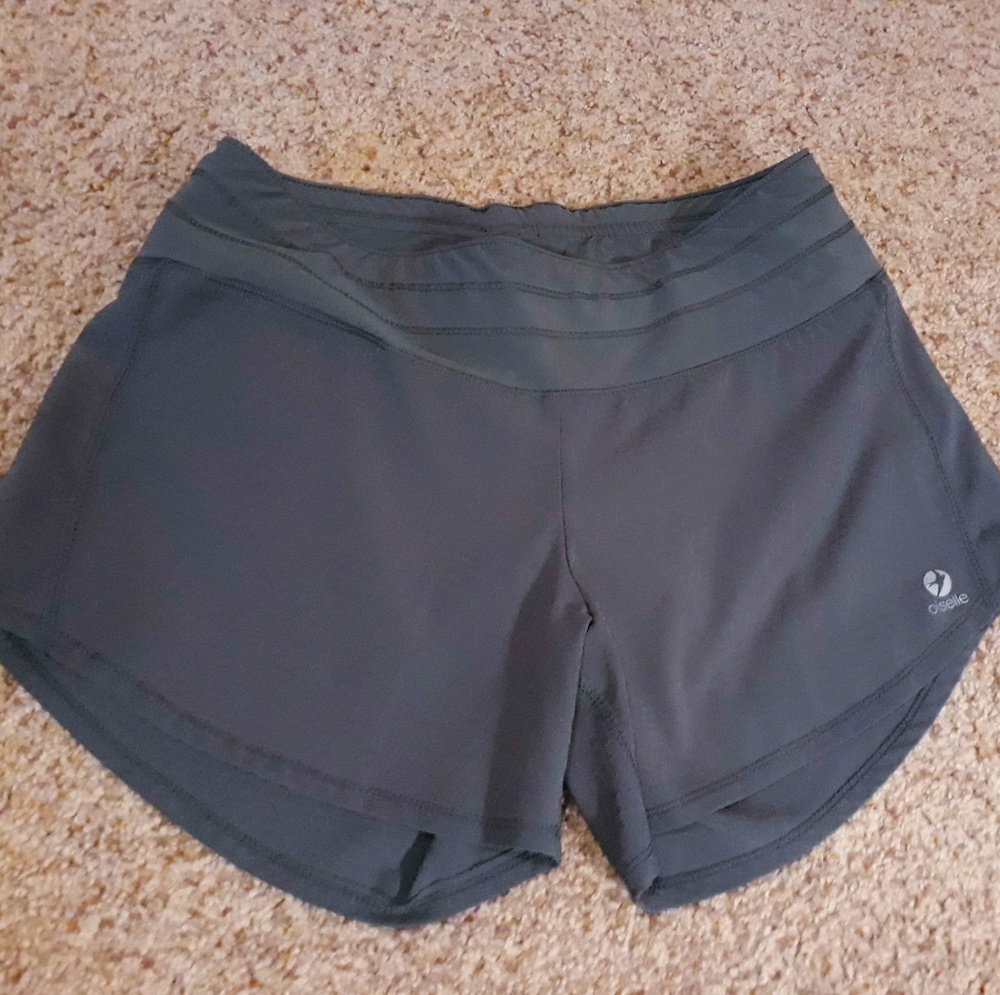 Oiselle Embossed Roga Shorts